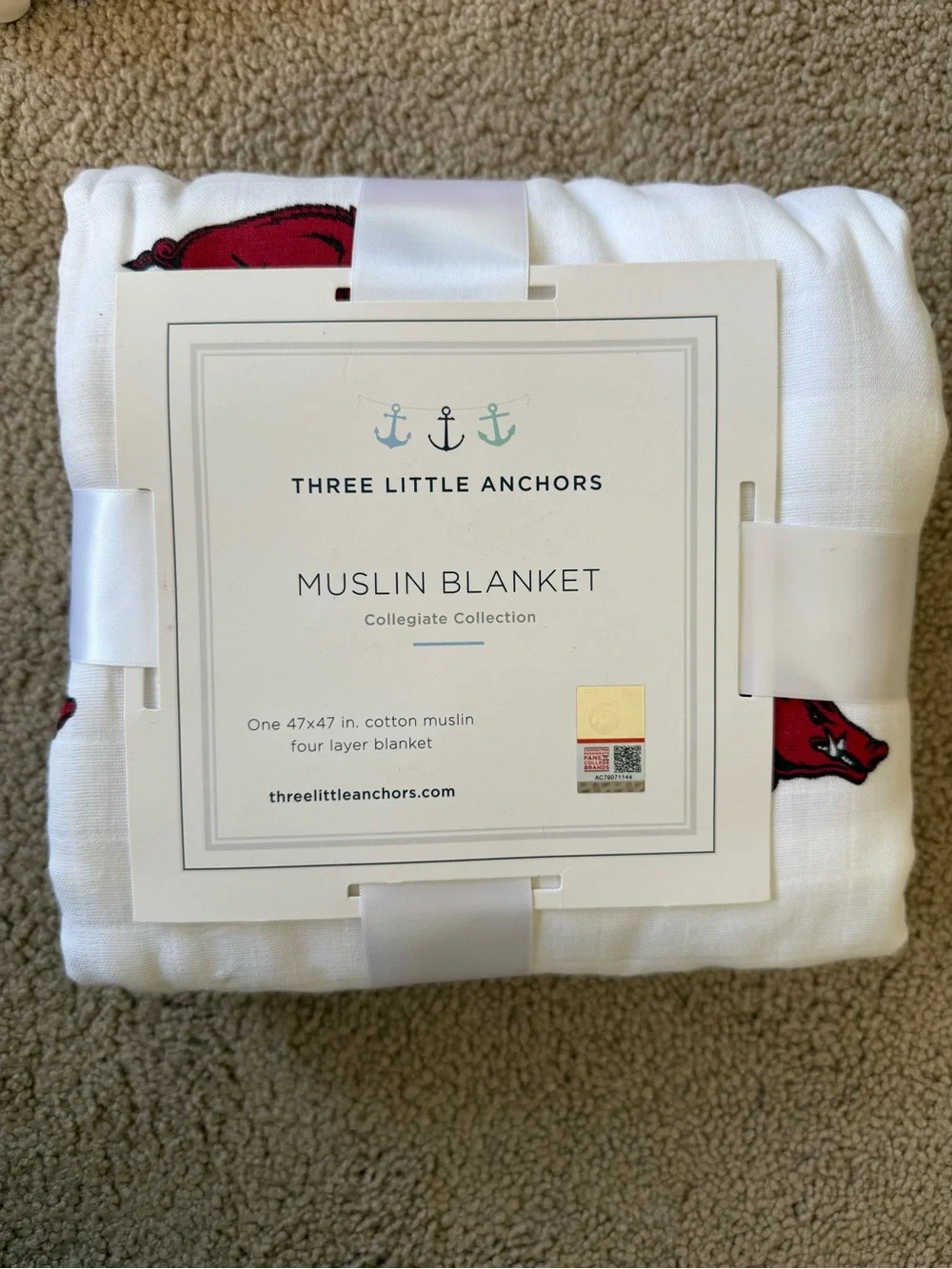 Arkansas Razorbacks White Muslin Blanket - Collegiate Collection